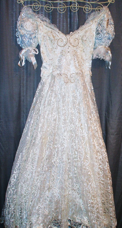 Alencon Lace Victorian Wedding Gown Gorgeous all lace wedding gown has 